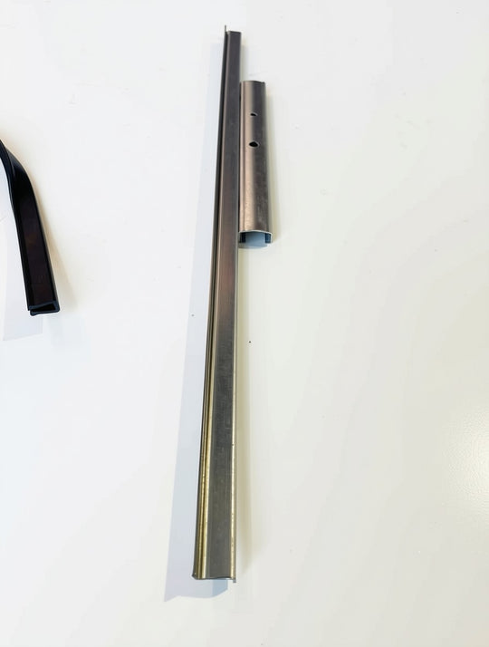 Genuine Toyota 69901-90K01 Front Right Hand Door Glass Channel Rail Landcruiser 70 Series