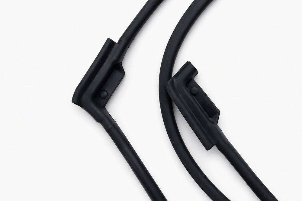 Aftermarket Front Roof Seal for Toyota Landcruiser 75 Series Ute.