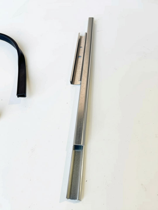 Genuine Toyota 69901-90K01 Front Right Hand Door Glass Channel Rail Landcruiser 70 Series